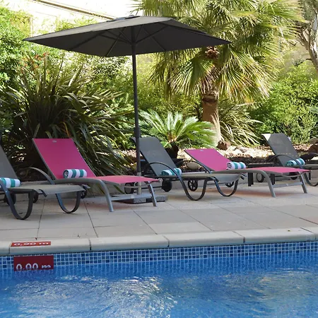 Centre By Ihg Hotel 4*