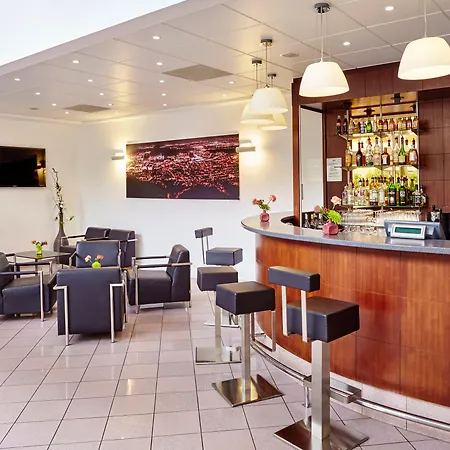 Centre By Ihg Hotel 4*