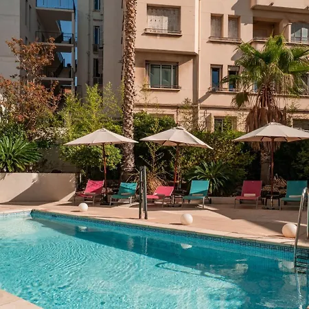Centre By Ihg Hotel 4*