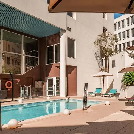 Centre By Ihg Hotel 4*