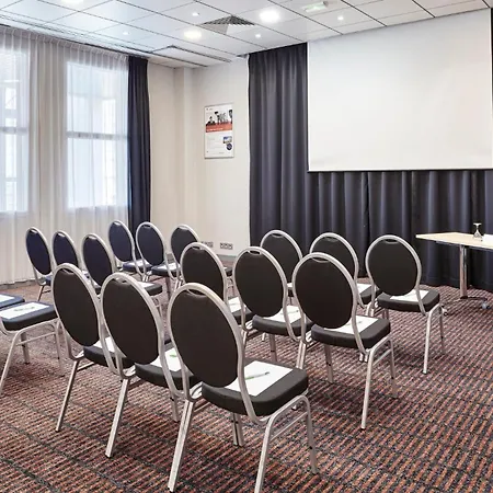 Hotel Centre By Ihg 4*