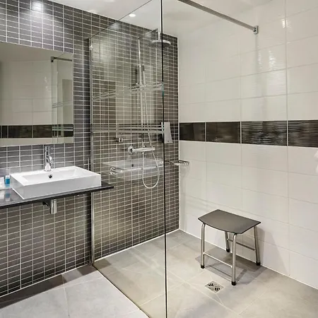 Hotel Centre By Ihg 4*