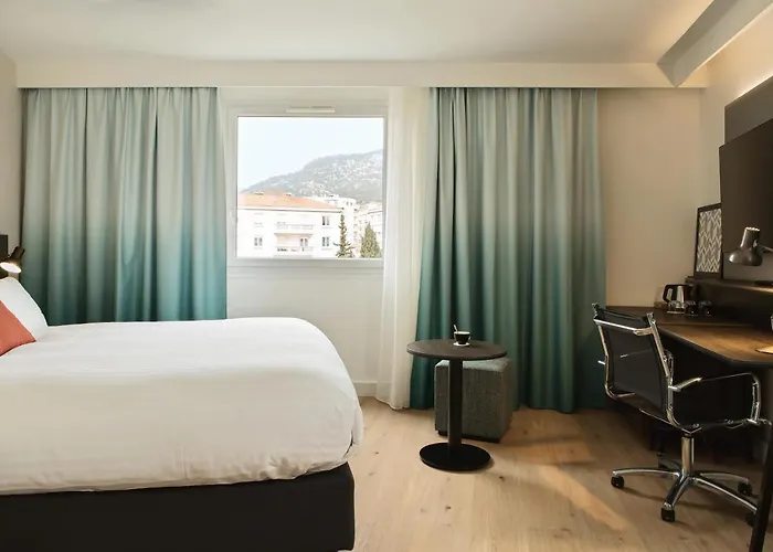 Centre By Ihg 4*