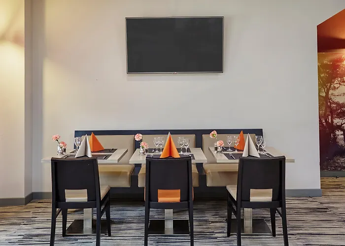 호텔 Centre By Ihg 4*