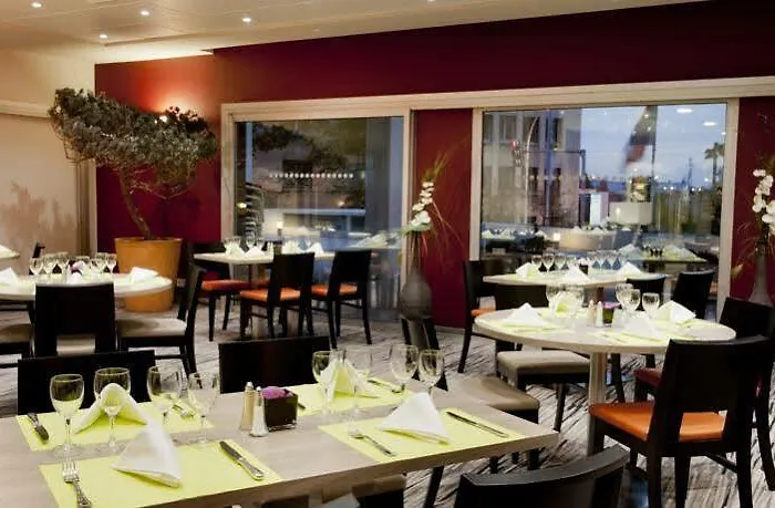 호텔 Centre By Ihg